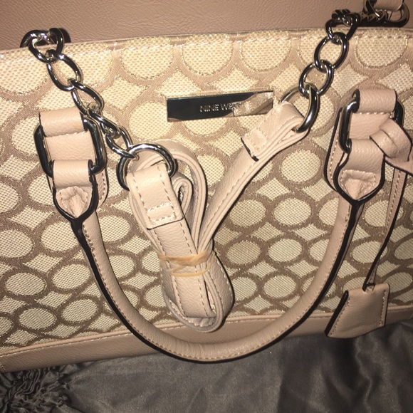 A Nine West purse - Picture 2 of 8
